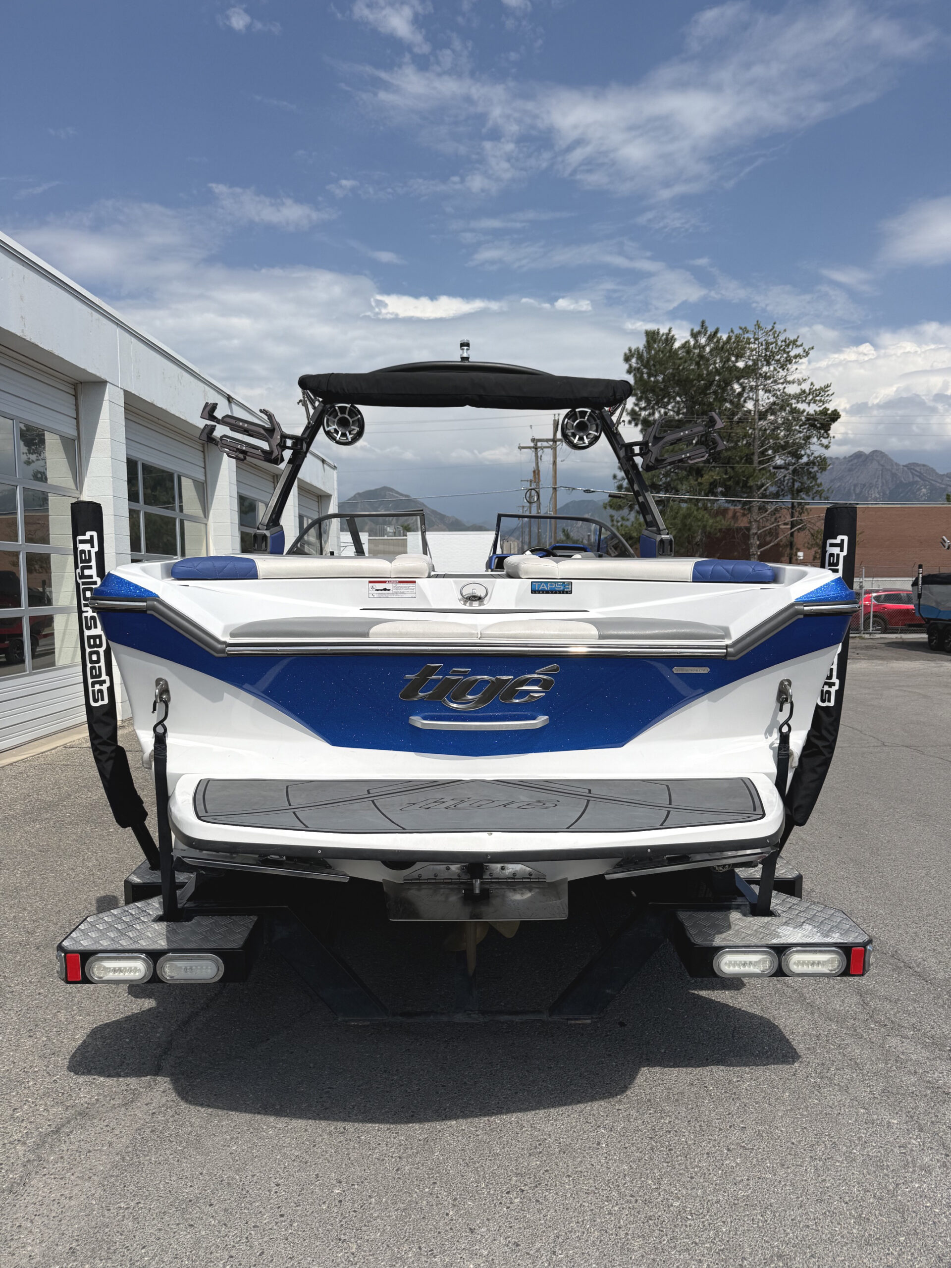 2018 23' Tige "R23" Bowrider - Image 7