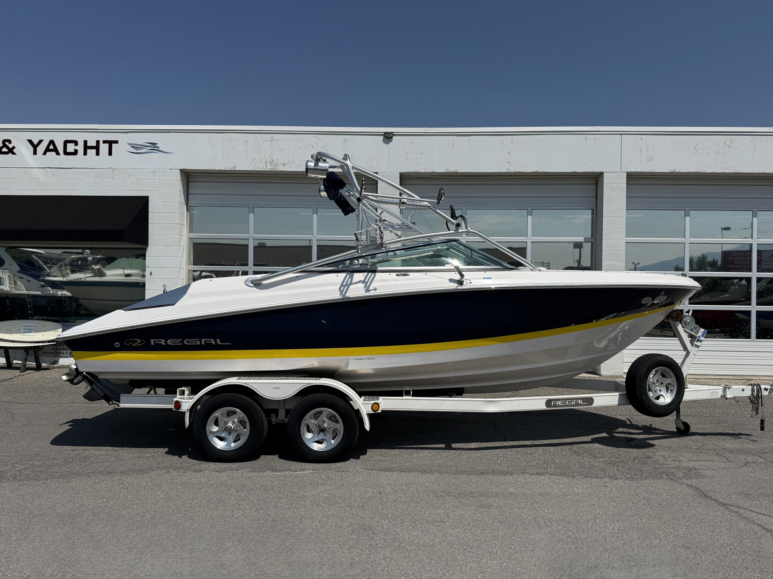 2006 22' Regal "2200 Bowrider"