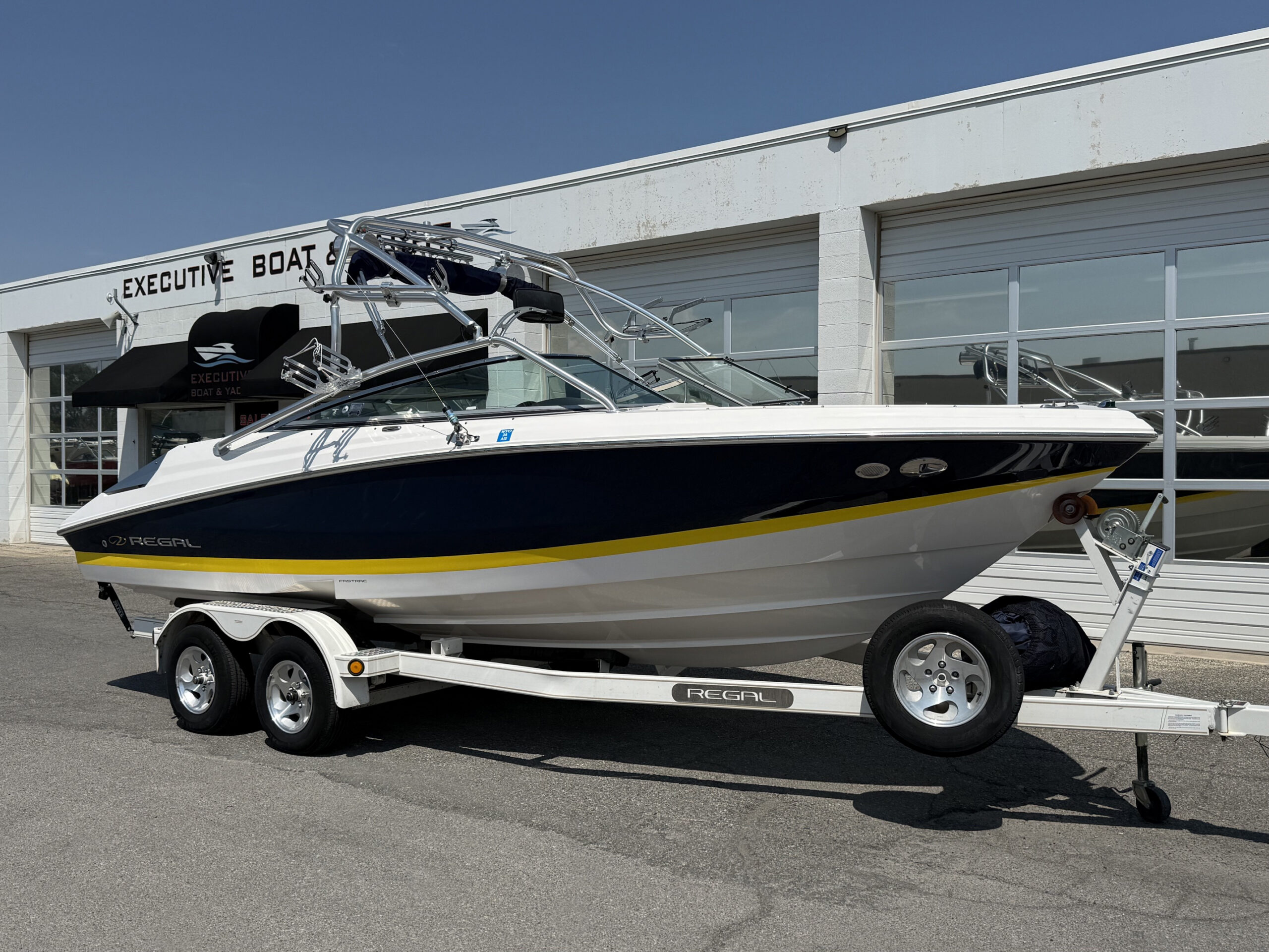 2006 22' Regal "2200 Bowrider" - Image 2