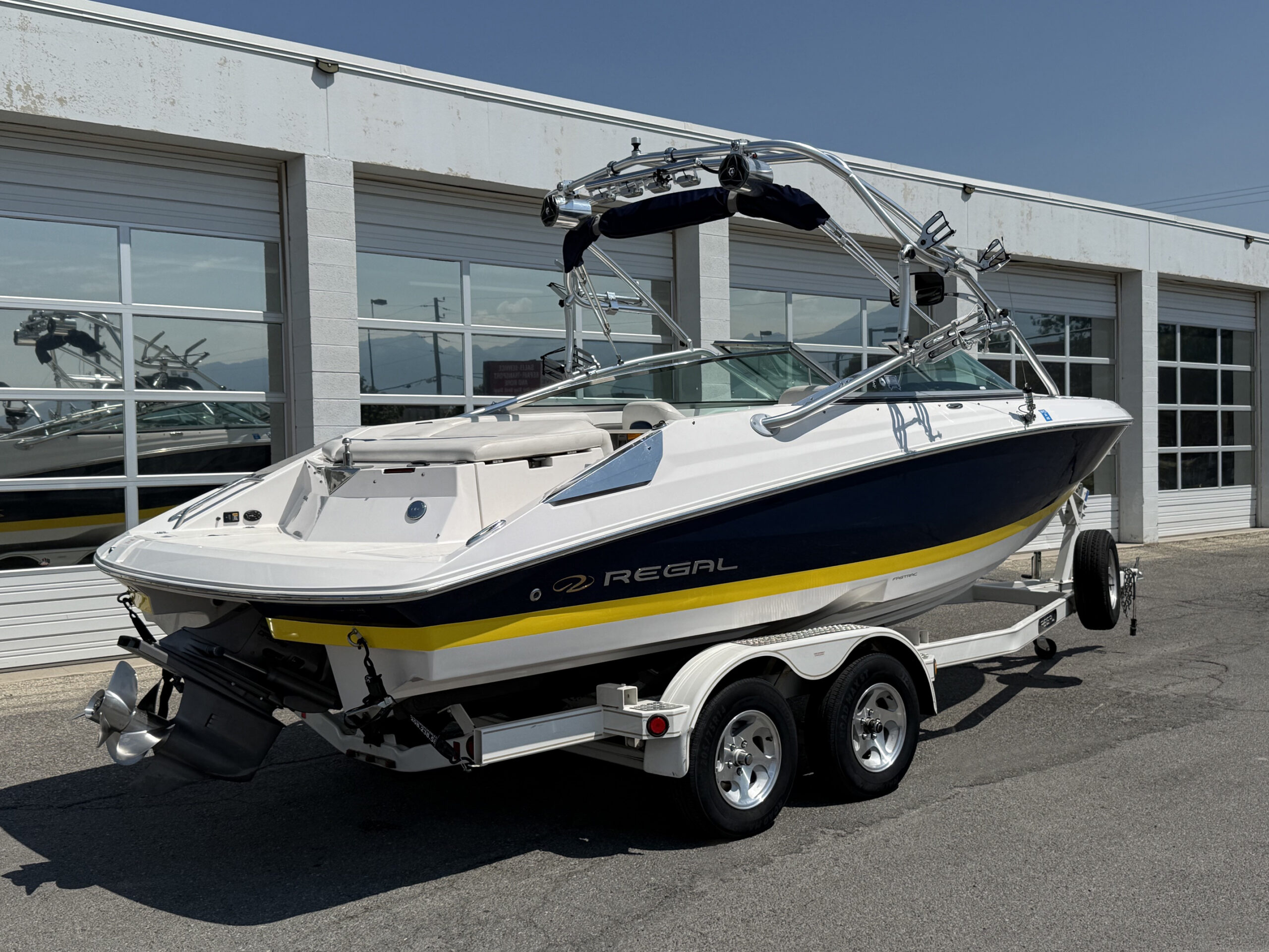2006 22' Regal "2200 Bowrider" - Image 3