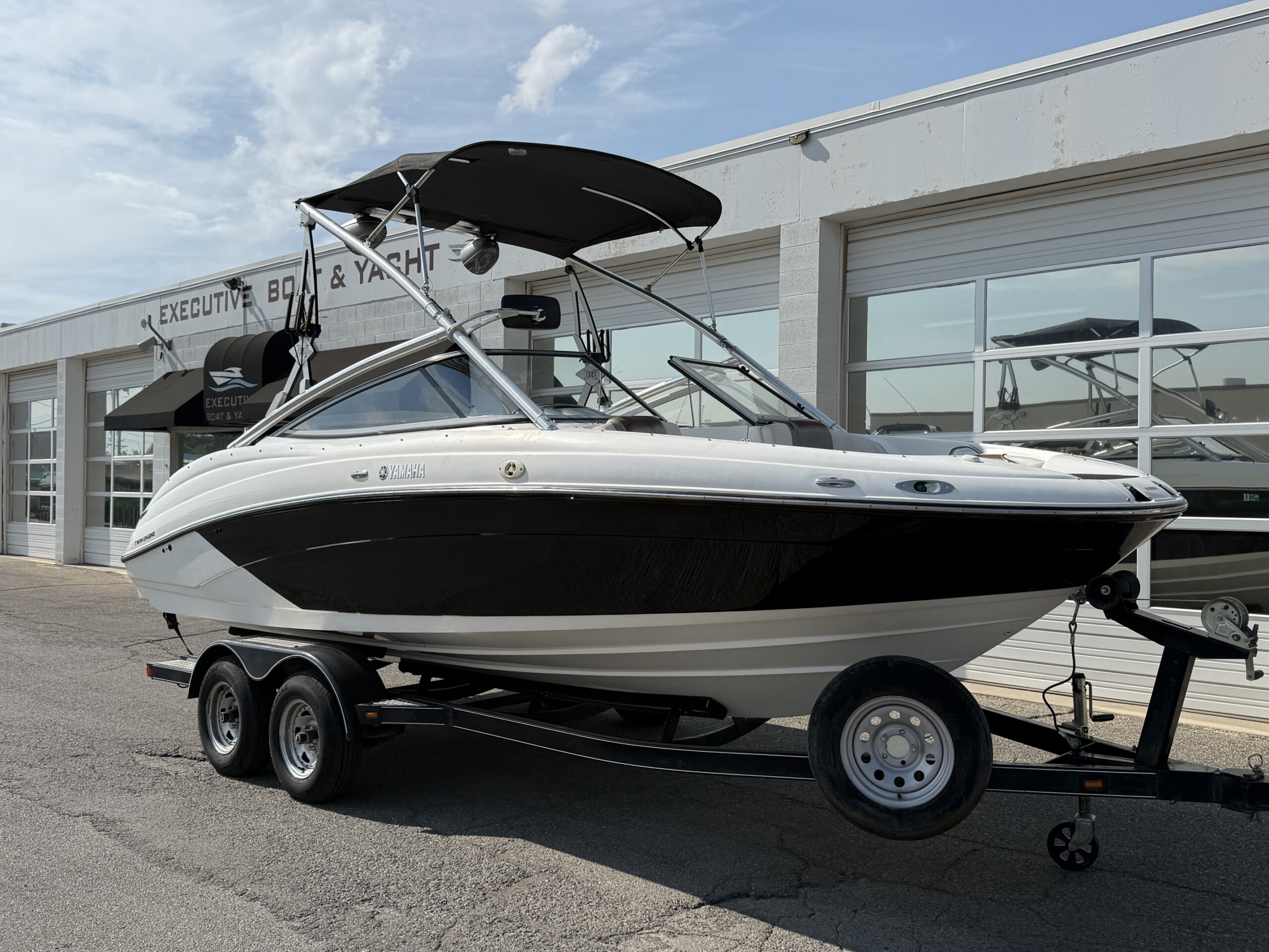 2009 21' Yamaha "212 X" Bowrider - Image 2