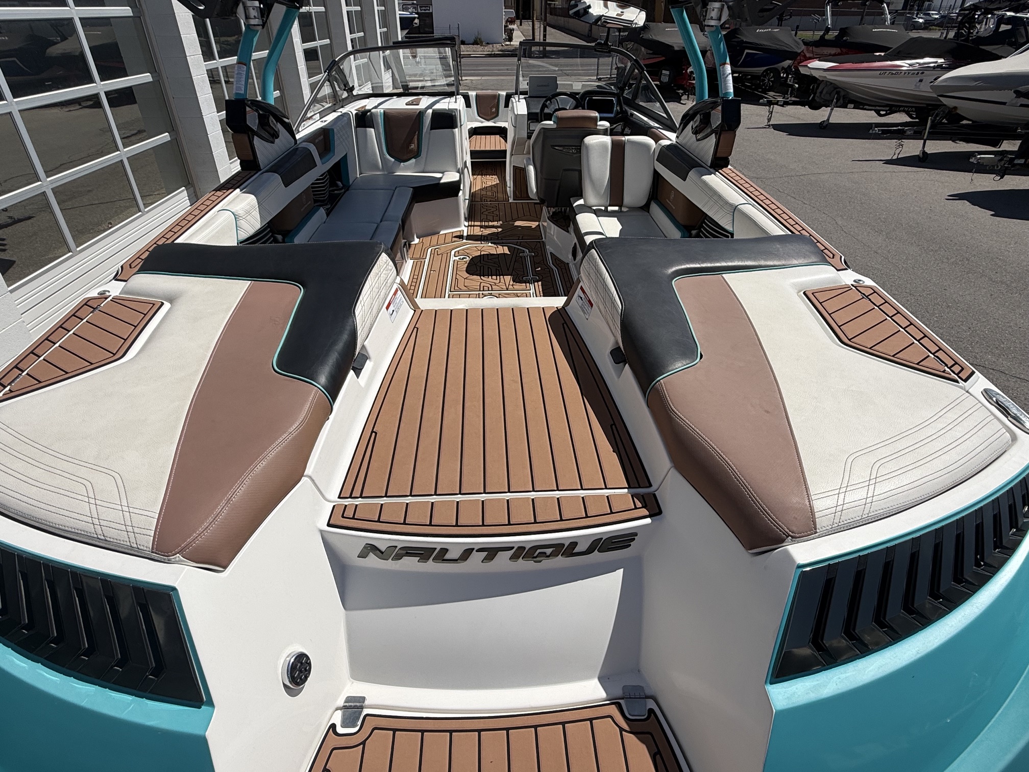 2016 25' Super Air Nautique "G25" Bowrider - Image 22