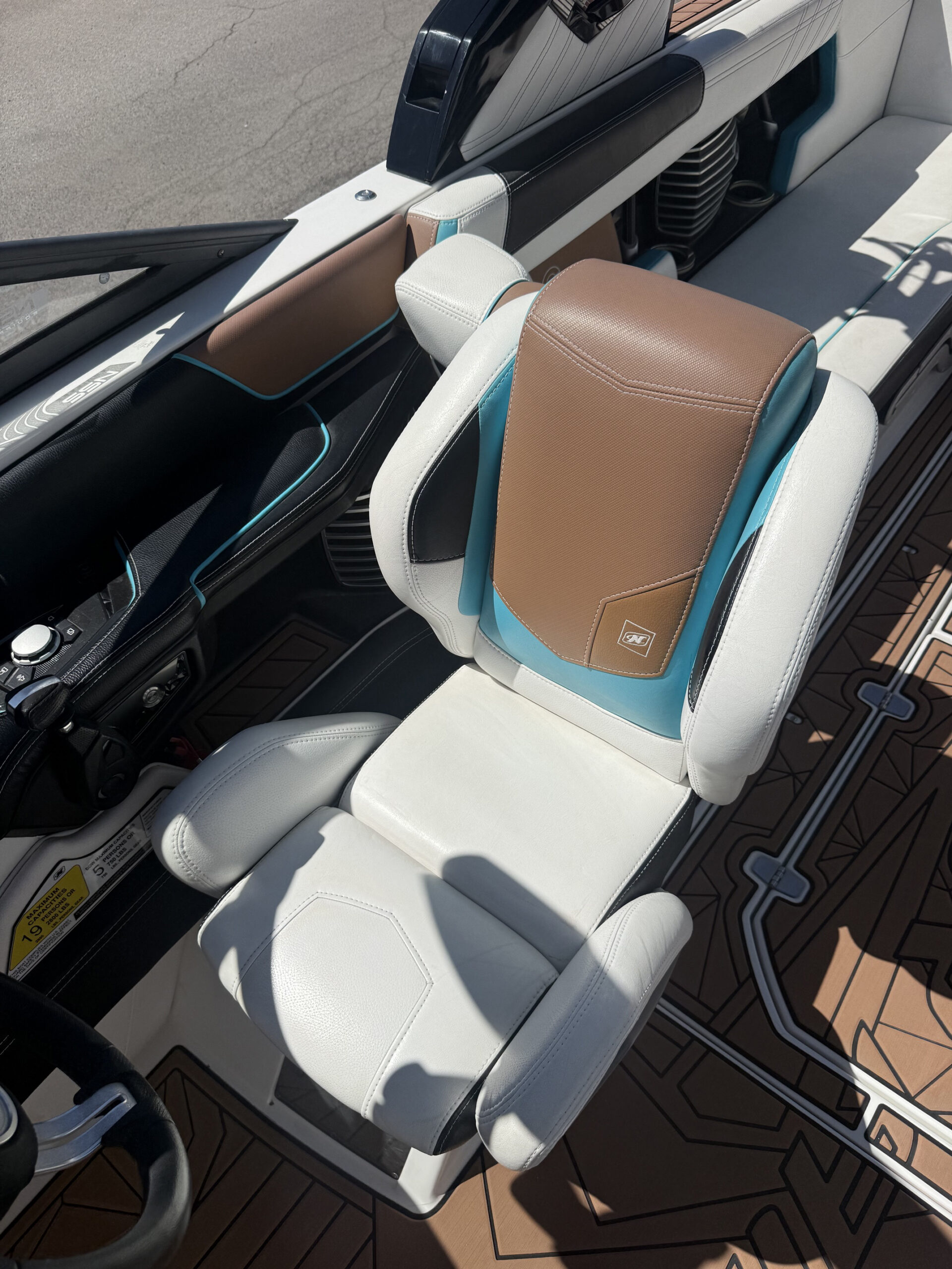 2016 25' Super Air Nautique "G25" Bowrider - Image 28