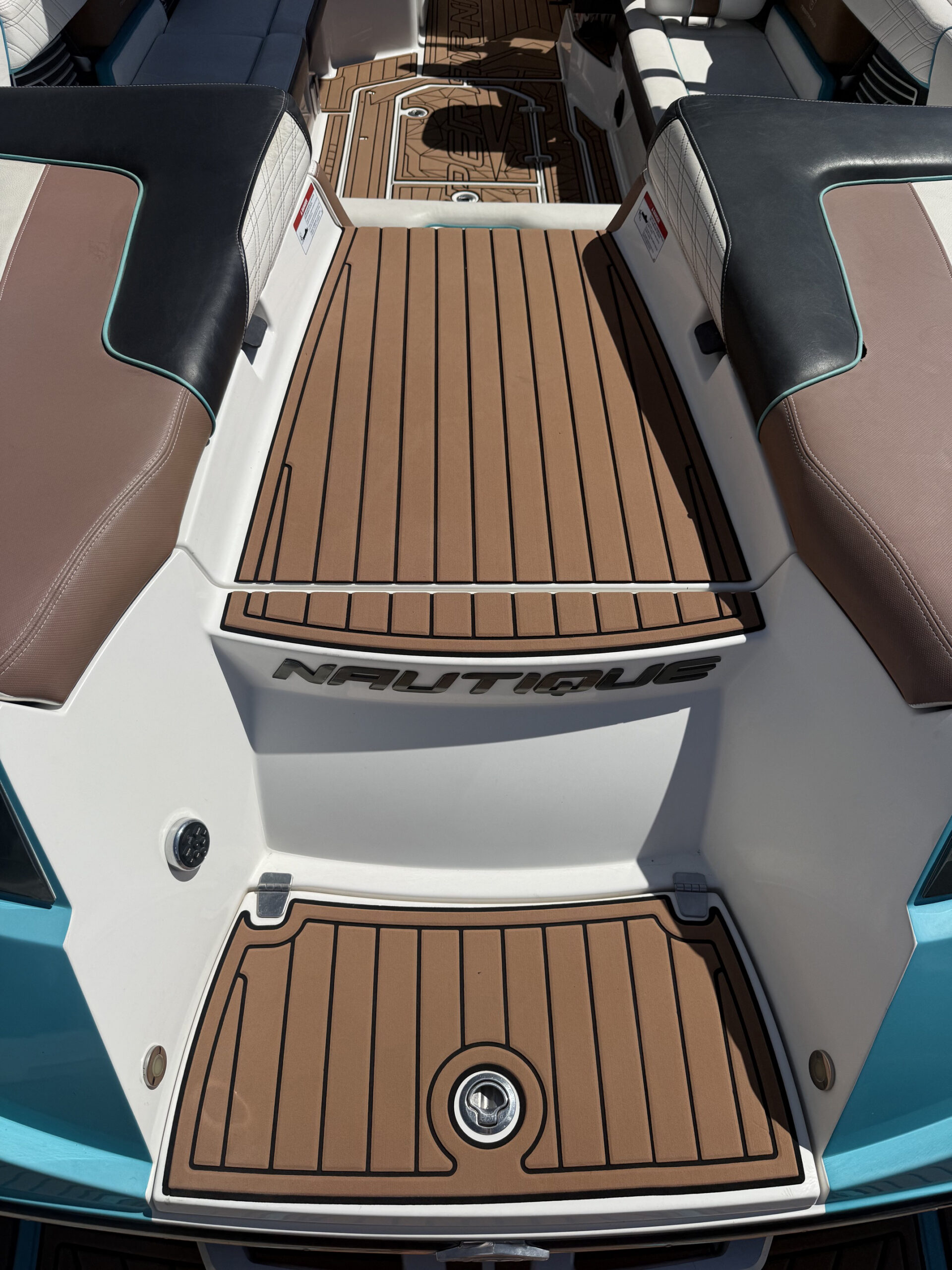 2016 25' Super Air Nautique "G25" Bowrider - Image 31
