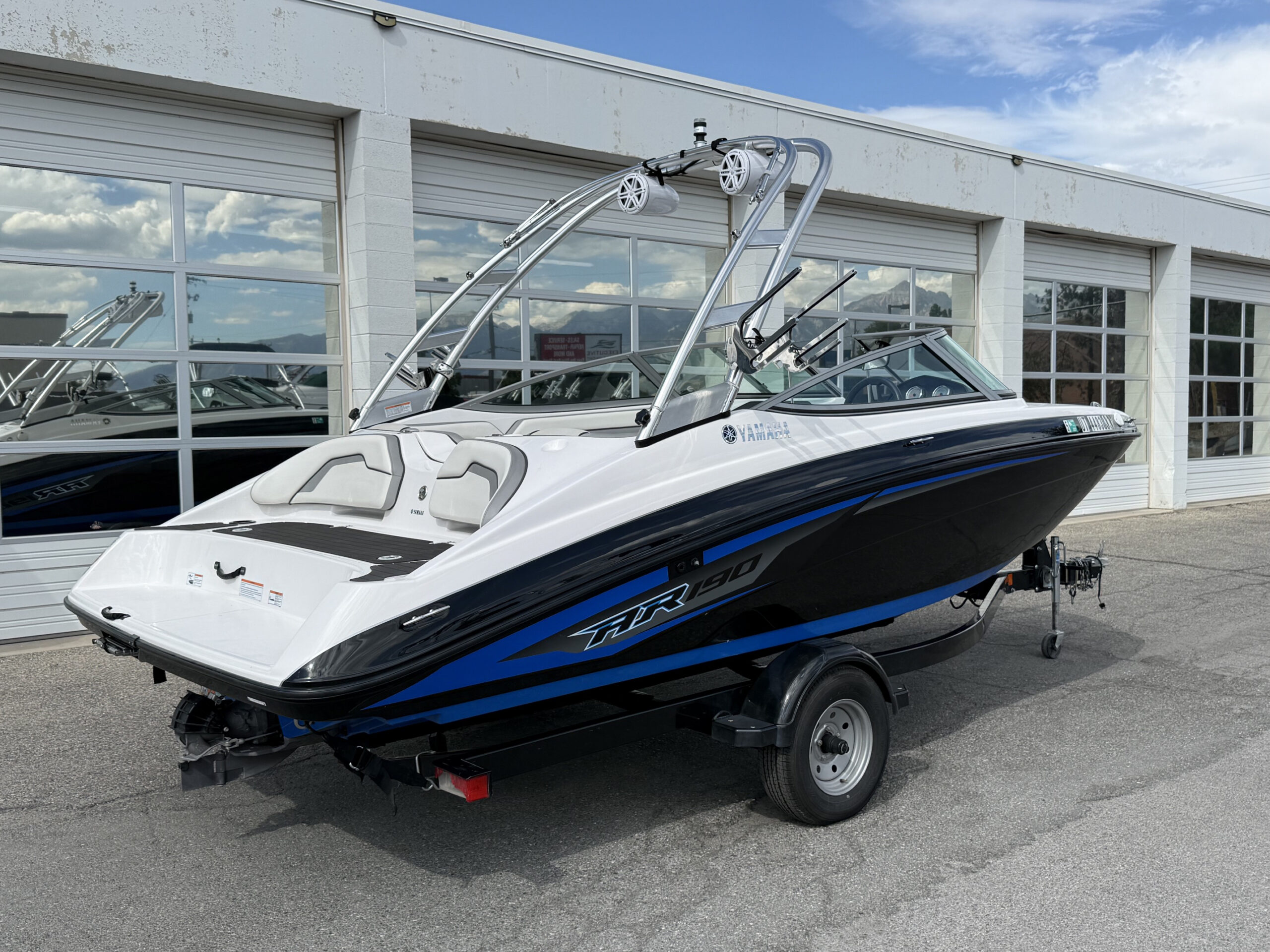 2017 19' Yamaha "AR 190" Bowrider - Image 3