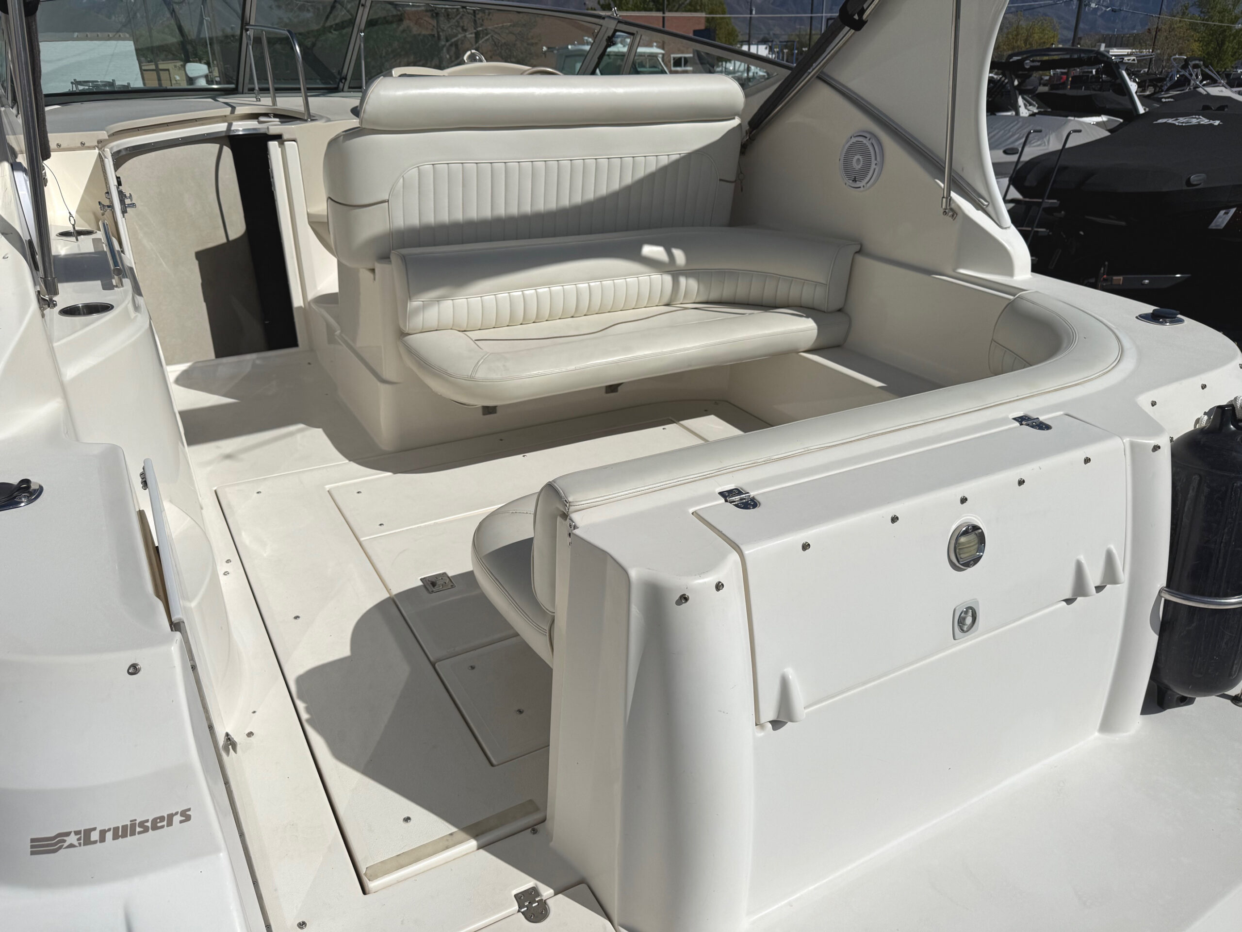 1997 30' Cruisers Yachts "3075 Rogue" - Image 20