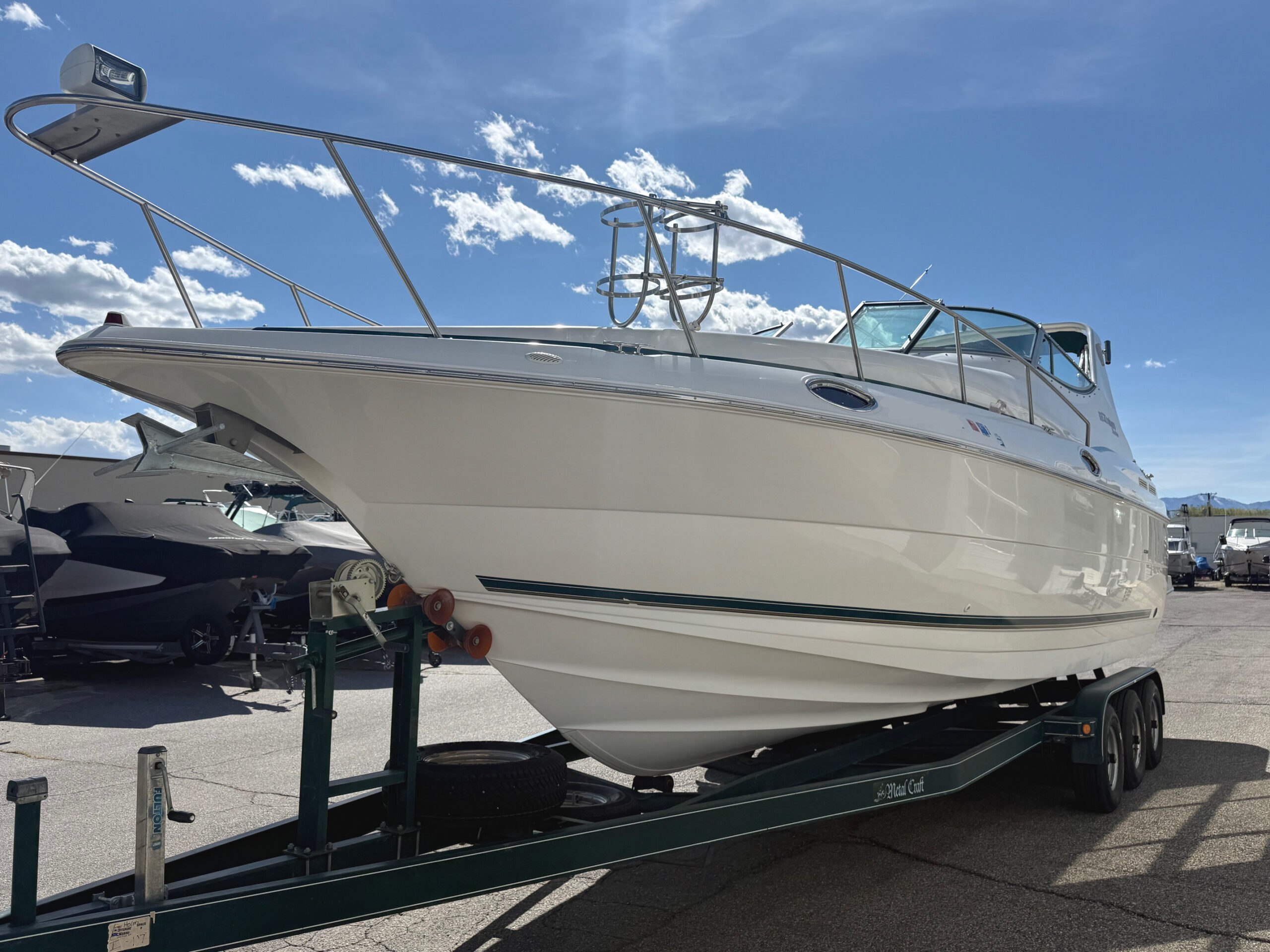 1997 30' Cruisers Yachts "3075 Rogue" - Image 6