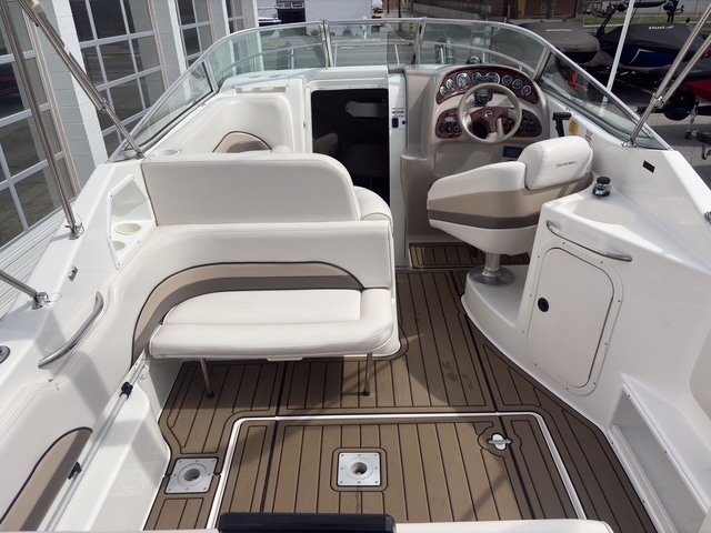 1998 26' Chaparral "Signature 260" - Image 10
