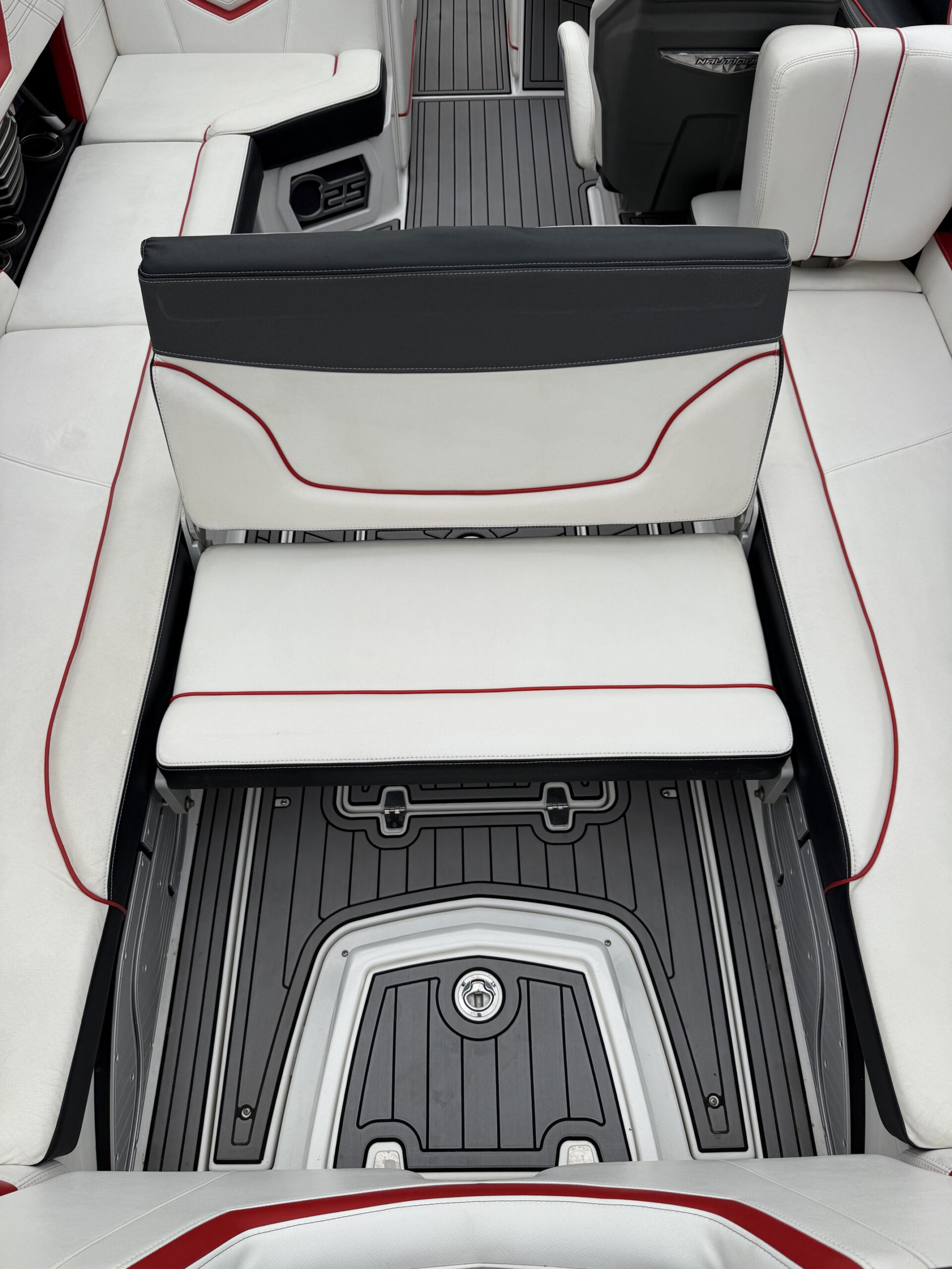 2016 25' Super Air Nautique "G25" Bowrider - Image 30