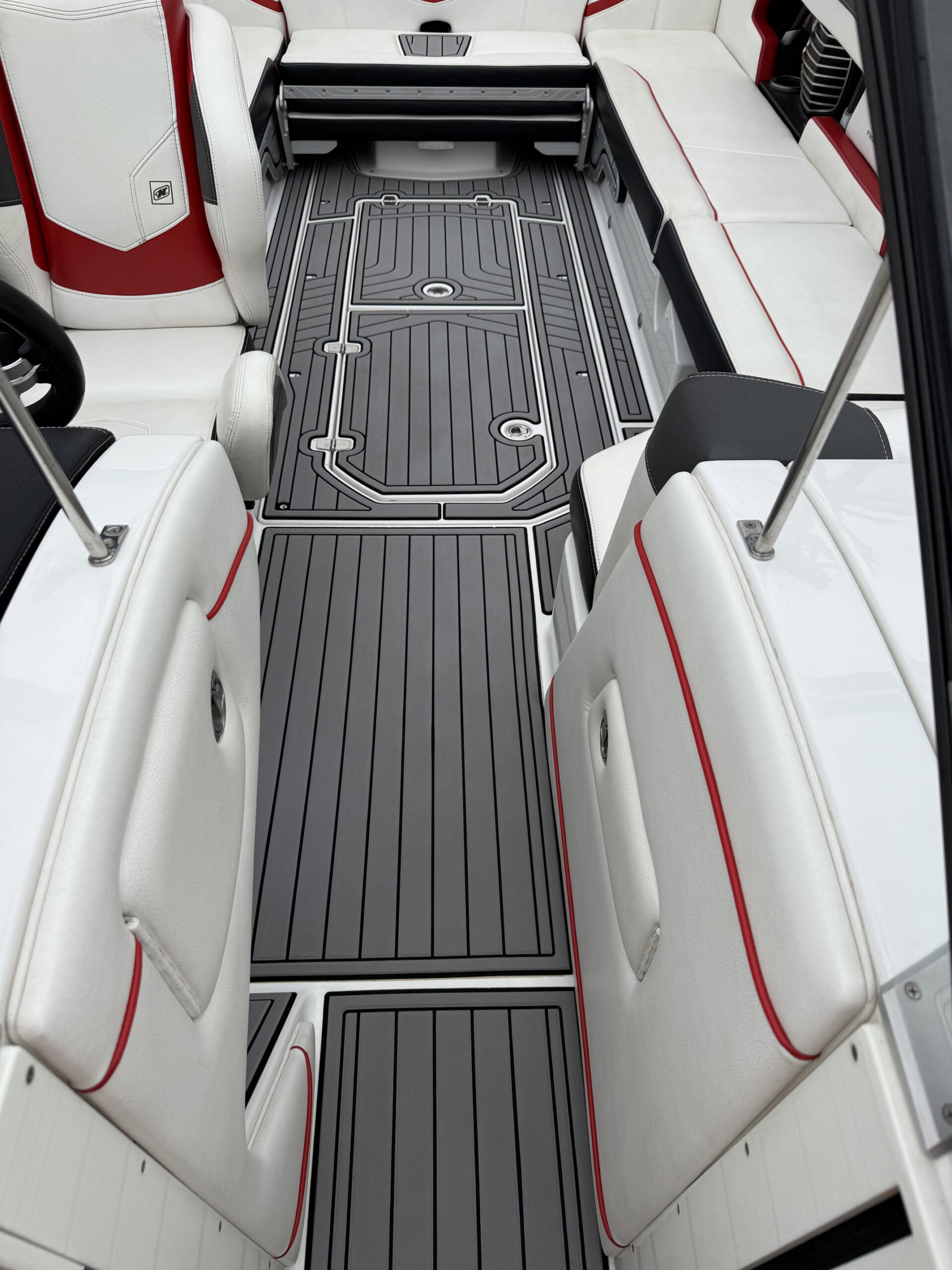2016 25' Super Air Nautique "G25" Bowrider - Image 13