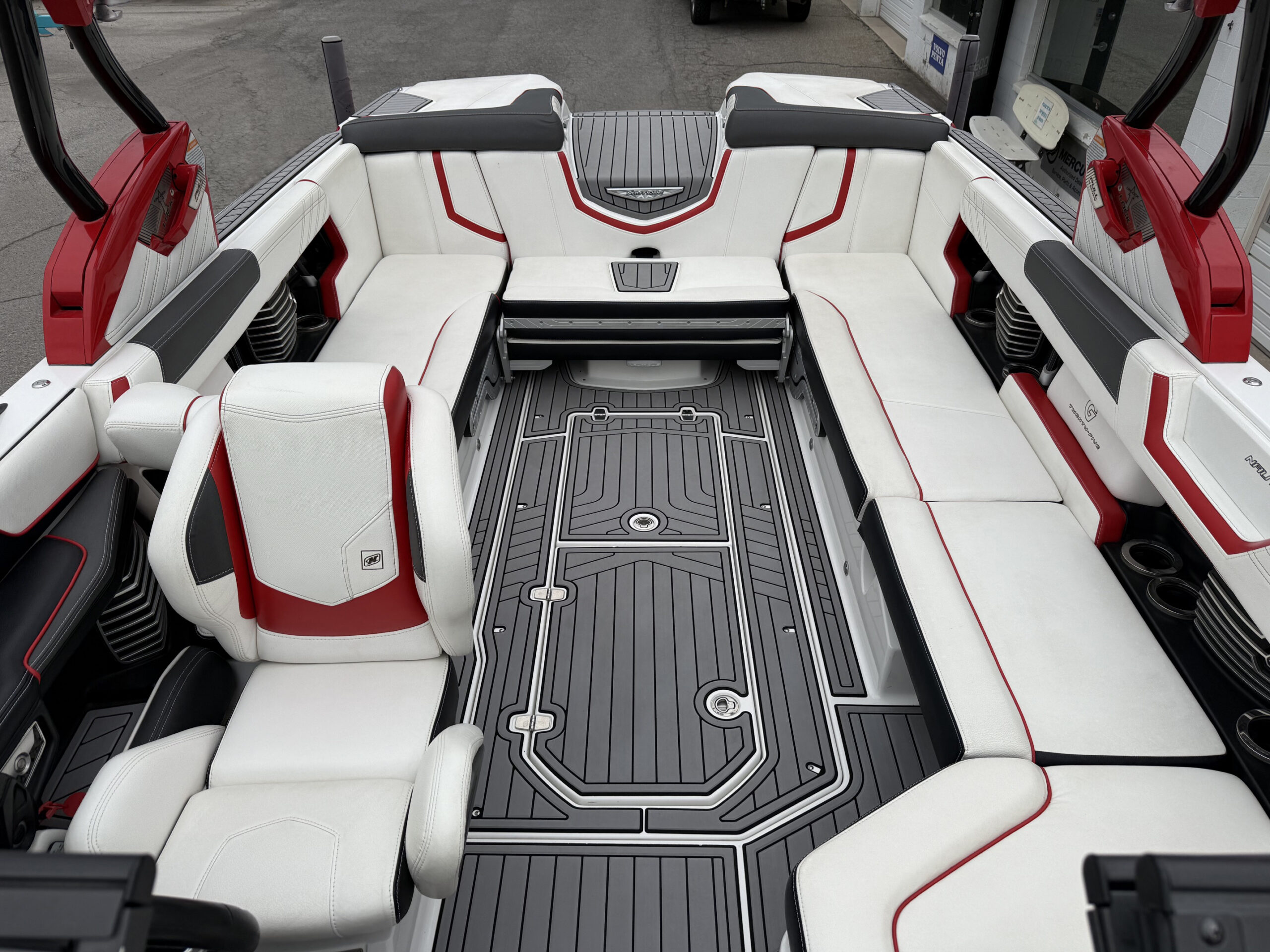 2016 25' Super Air Nautique "G25" Bowrider - Image 14