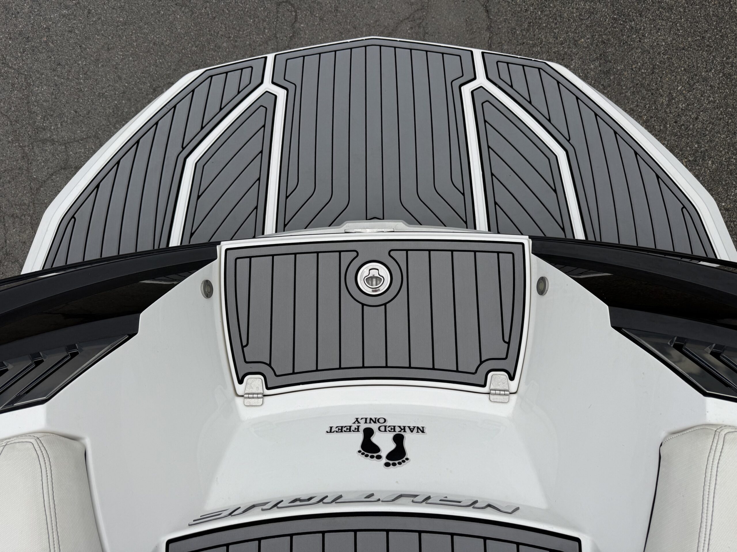 2016 25' Super Air Nautique "G25" Bowrider - Image 16
