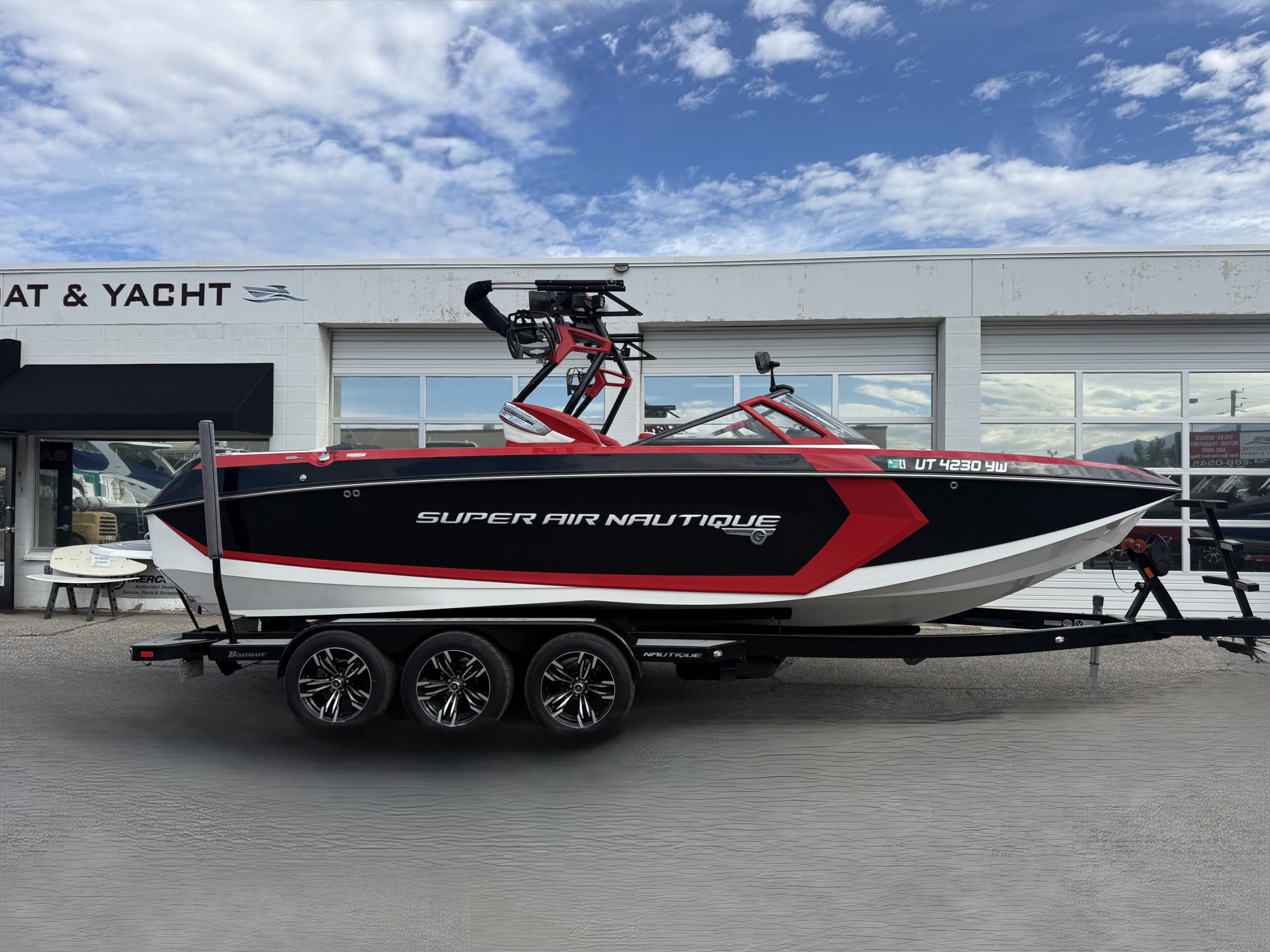 2016 25' Super Air Nautique "G25" Bowrider - Image 2