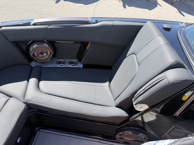 2019 24' MasterCraft X24 Bowrider - Image 12