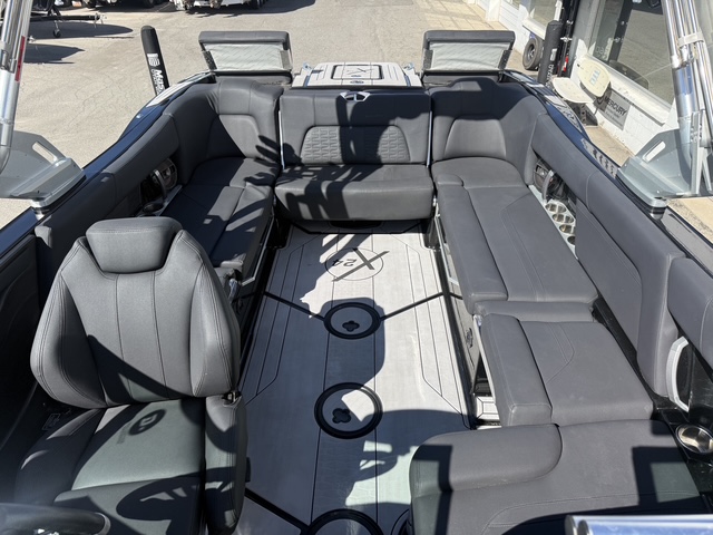 2019 24' MasterCraft X24 Bowrider - Image 14