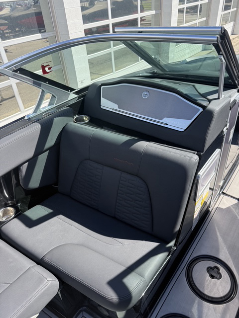 2019 24' MasterCraft X24 Bowrider - Image 18