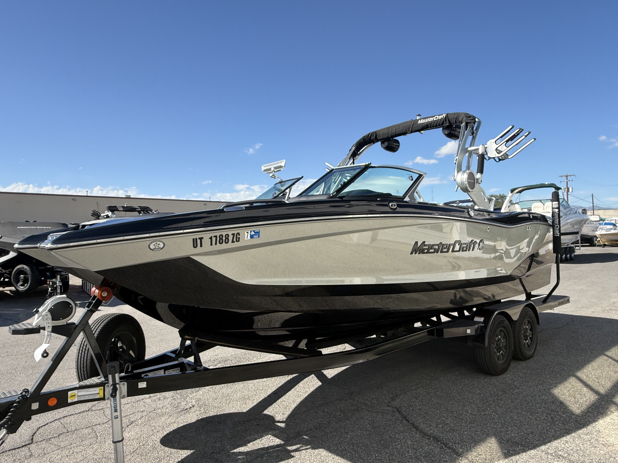 2019 24' MasterCraft X24 Bowrider - Image 5