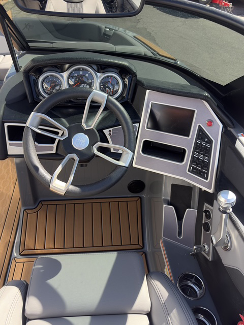 2022 22' MasterCraft "XT22" Bowrider - Image 26
