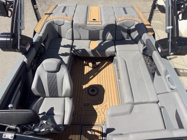 2022 22' MasterCraft "XT22" Bowrider - Image 11