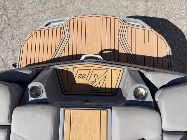 2022 22' MasterCraft "XT22" Bowrider - Image 12