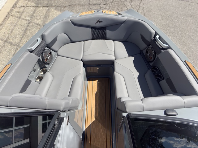 2022 22' MasterCraft "XT22" Bowrider - Image 13
