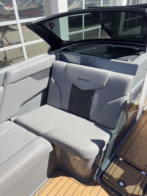 2022 22' MasterCraft "XT22" Bowrider - Image 15