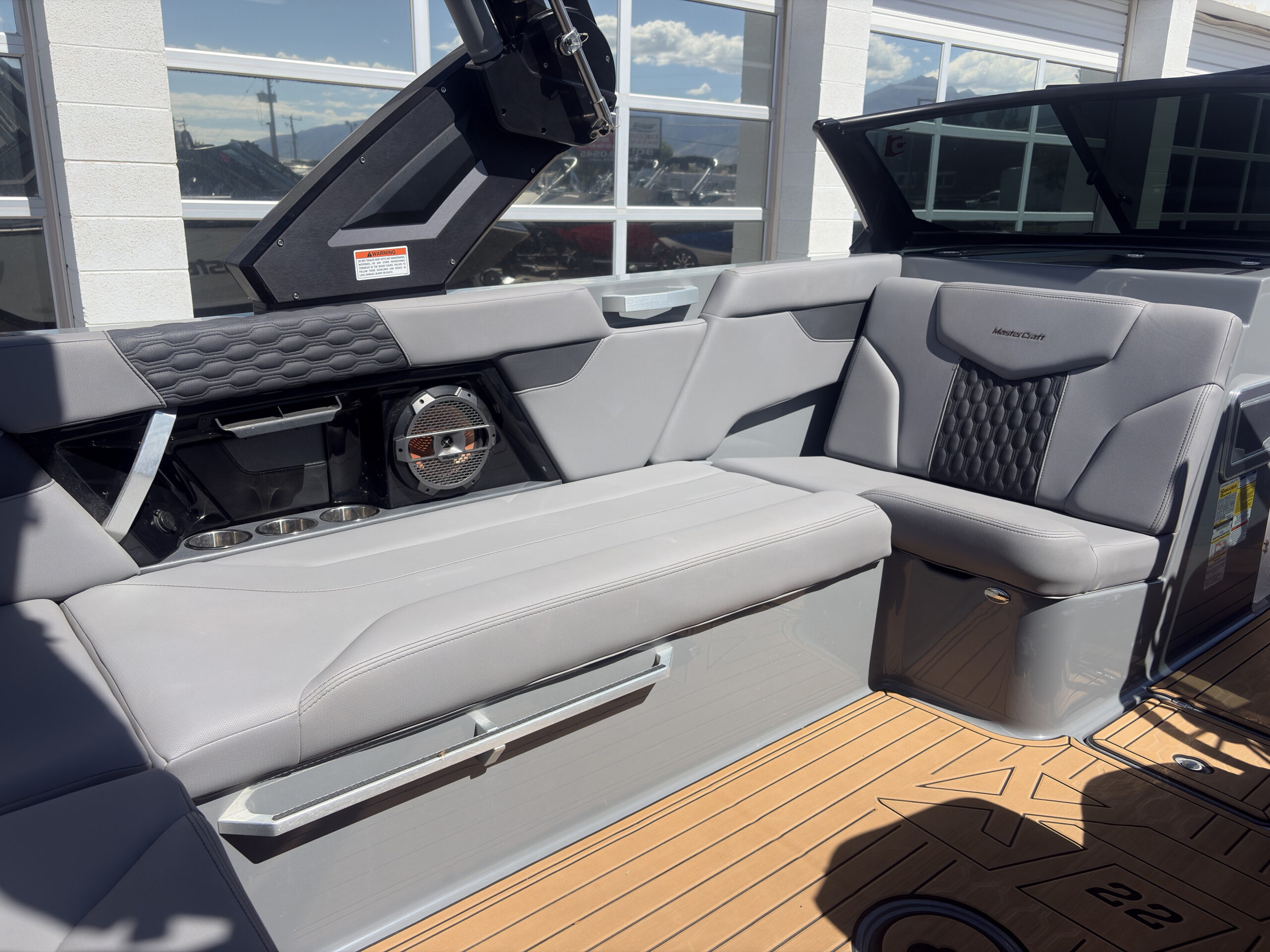 2022 22' MasterCraft "XT22" Bowrider - Image 16
