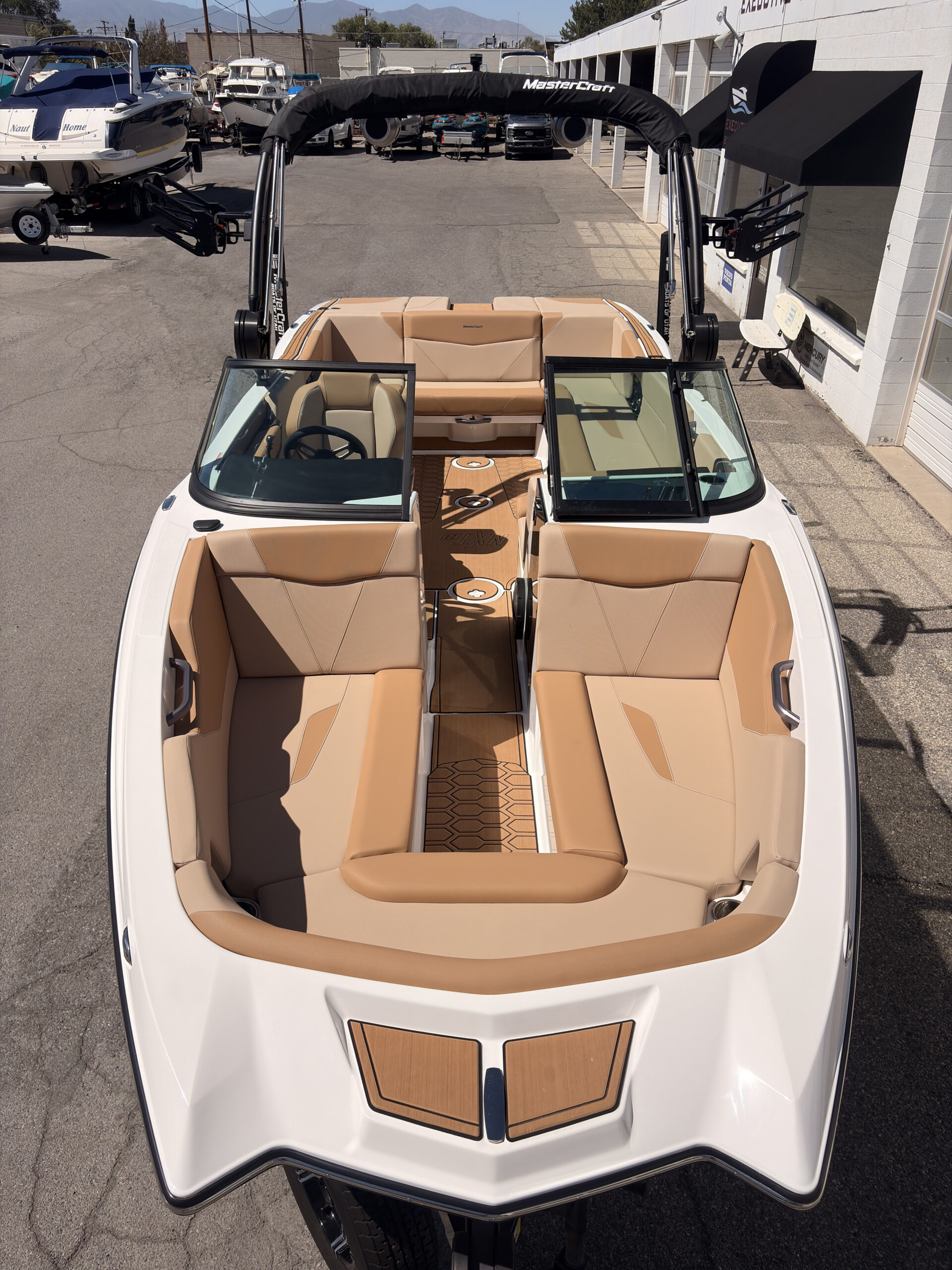 2025 24' MasterCraft "NXT24" Bowrider - Image 8