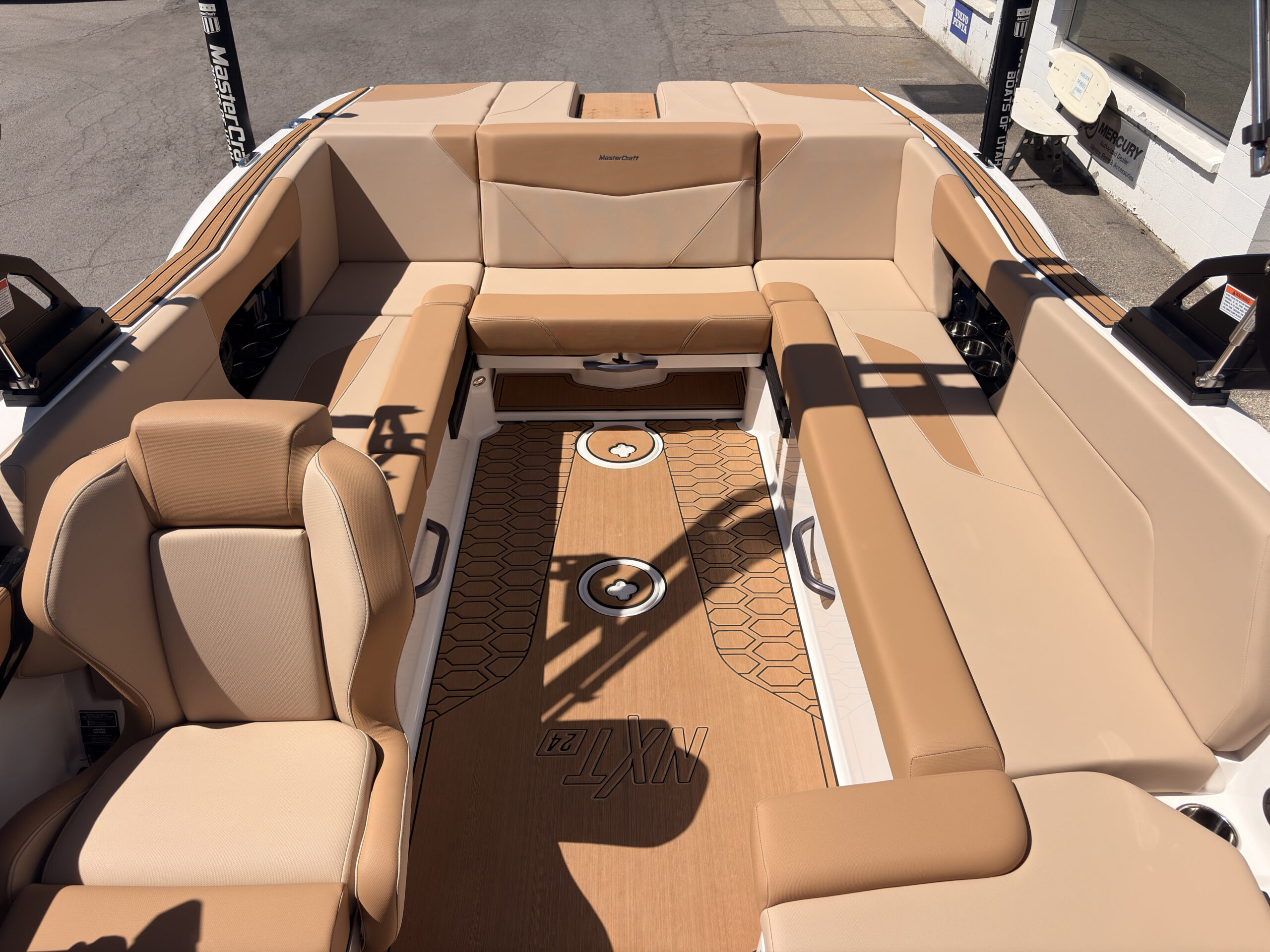 2025 24' MasterCraft "NXT24" Bowrider - Image 9