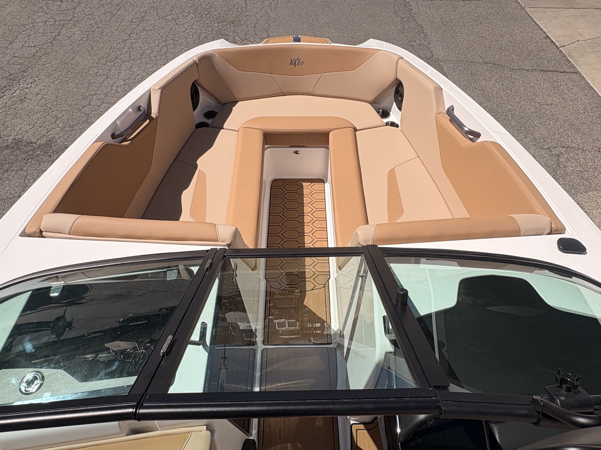 2025 24' MasterCraft "NXT24" Bowrider - Image 10