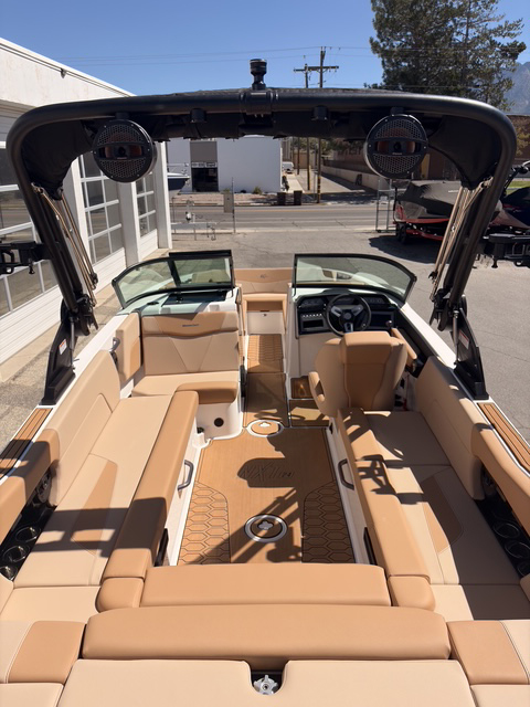 2025 24' MasterCraft "NXT24" Bowrider - Image 11