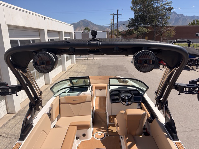2025 24' MasterCraft "NXT24" Bowrider - Image 12