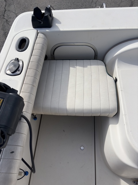 2000 20' Bayliner Trophy "2052 Walkaround" Cuddy - Image 19