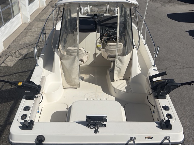 2000 20' Bayliner Trophy "2052 Walkaround" Cuddy - Image 15