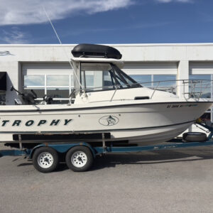 2000 20' Bayliner Trophy "2052 Walkaround" Cuddy