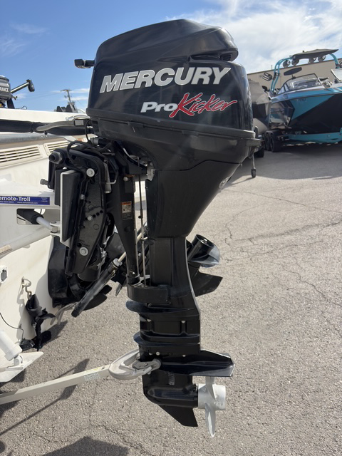 2000 20' Bayliner Trophy "2052 Walkaround" Cuddy - Image 7