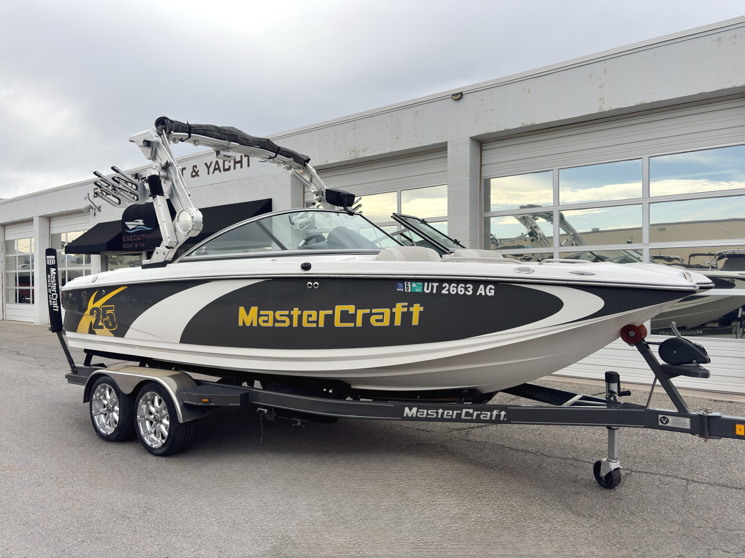 2011 23' MasterCraft "X25" Bowrider - Image 2