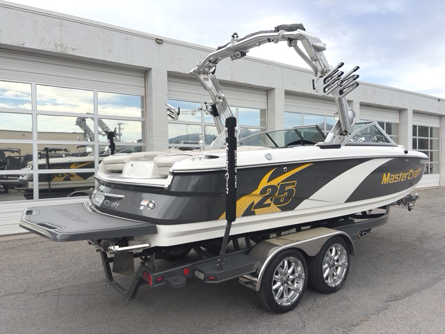 2011 23' MasterCraft "X25" Bowrider - Image 3