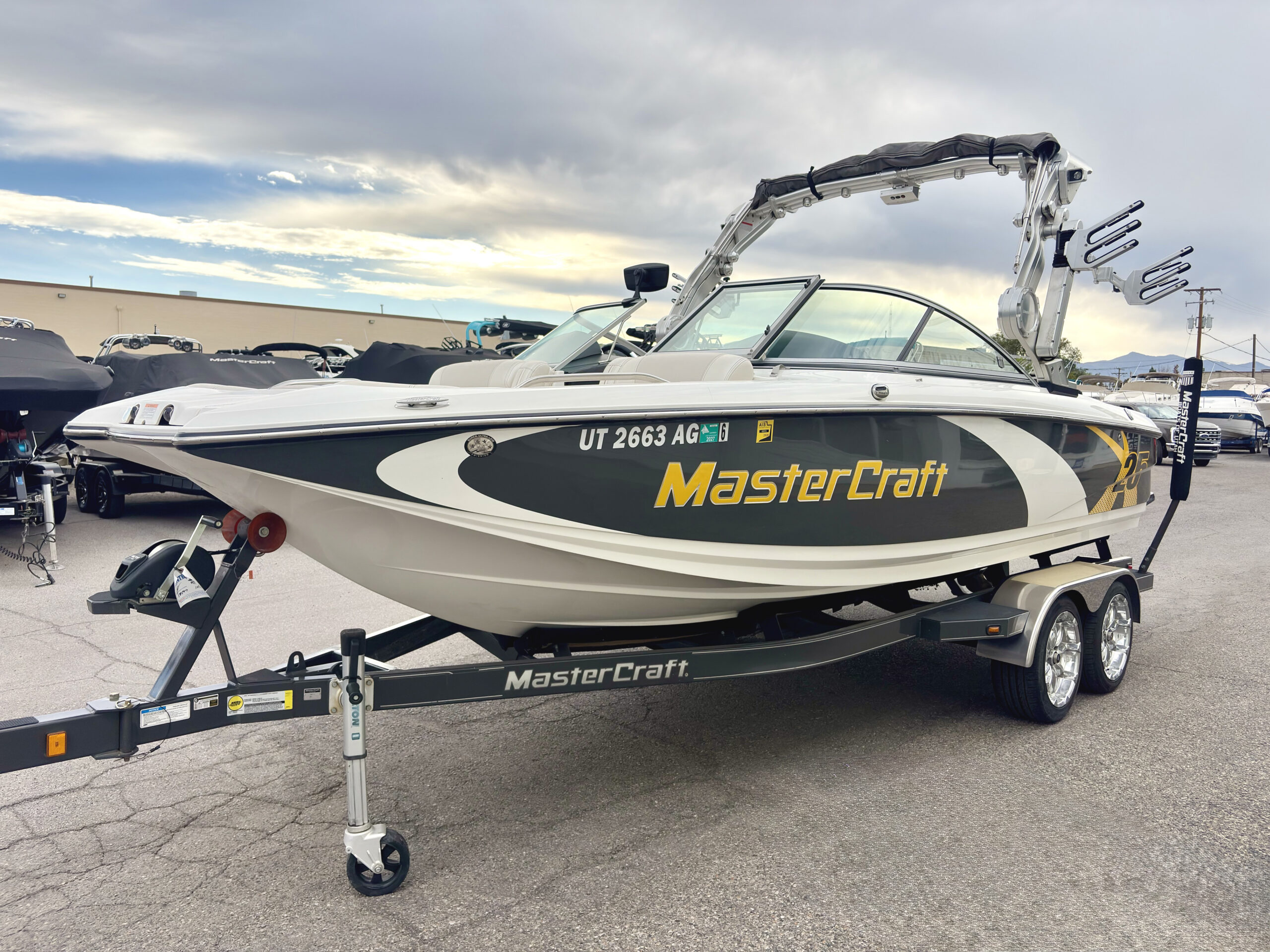 2011 23' MasterCraft "X25" Bowrider - Image 4